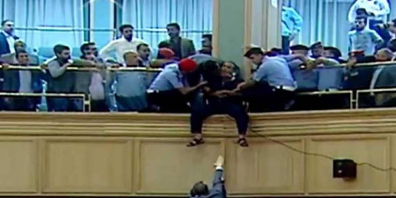 الأردن: بلبلة في البرلمان ورجل يقفز من شرفته
