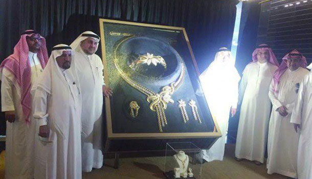 Une parure en or saoudienne de plus de 33 kg, entre dans le Guinness Book