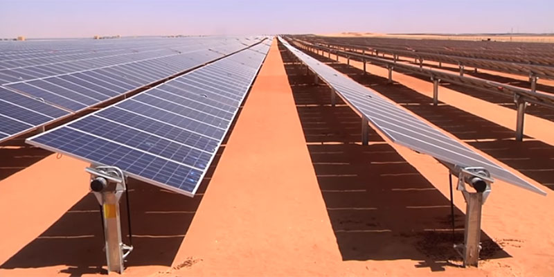 مصر تبني أكبر محطة لتوليد الكهرباء بالطاقة الشمسية في العالم