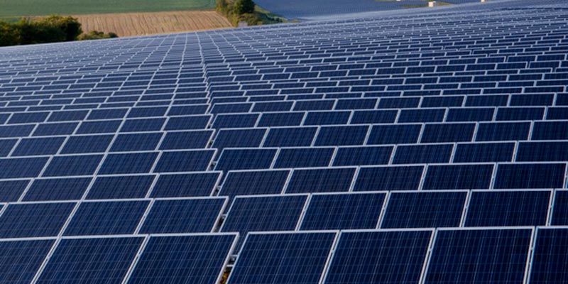 Des stations photovoltaïques au coût total de 2,5 milliard de dinars bientôt installées en Tunisie
