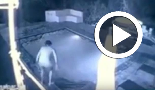 En vidéo : Un couple attaqué par un crocodile coincé dans une piscine