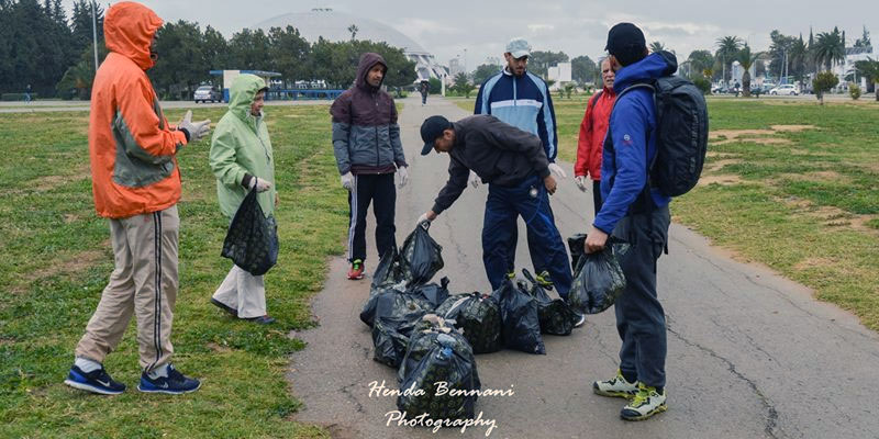 Plogging, le sport mélangeant Survêtement et sac-poubelle débarque en Tunisie