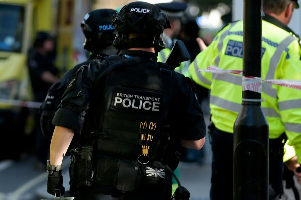 Deux nouvelles arrestations après l'attaque du métro londonien