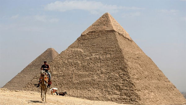 مصر: اكتشاف هرم جديد في الجيزة