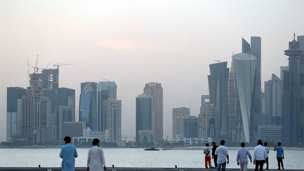 L'économie du Qatar subit la crise, mais reste robuste