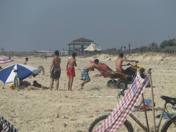 A Korba, les quads continuent à circuler sur les plages...