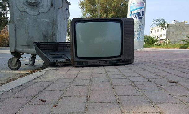 En photos : Dans nos rues, on jette de tout... partout !