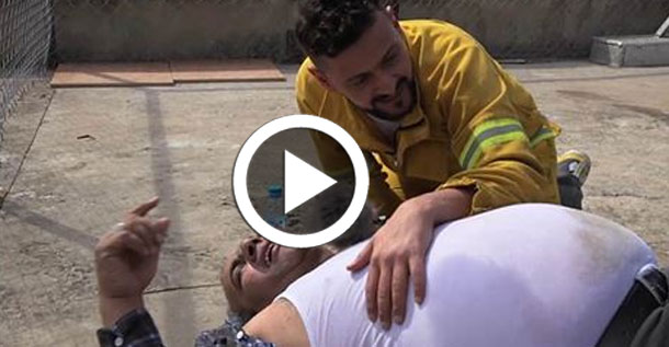 بالفيديو: ضيف ''رامز بيلعب بالنار'' ينطق الشهادتين ويفقد الوعي