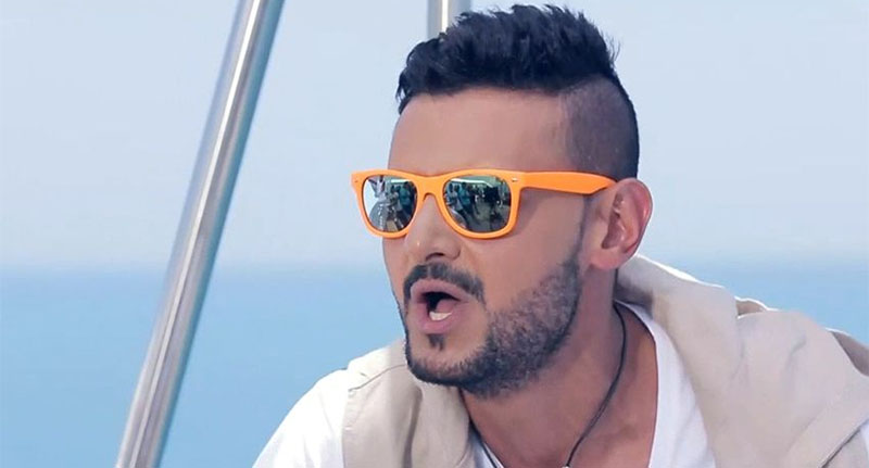 بالصورة: هذه الشقراء هي زوجة رامز جلال التي أخفاها عن الإعلام!!