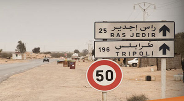 والي مدنين :حركة العبور بمعبر رأس جدير تعود بصفة تدريجية