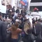 En vidéo : Rassemblement des marchands ambulants devant le théâtre municipal 