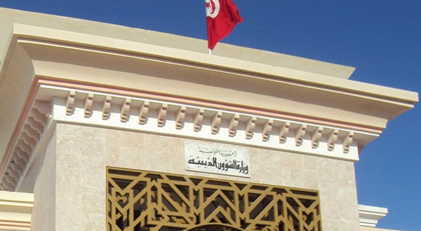 وزارة الشؤون الدينية تقرر تتبع كل من استهدف موظفيها و إطاراتها المسجدية