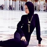 En photos : Rihanna chassée de la mosquée d'Abou Dhabi après des poses suggestives