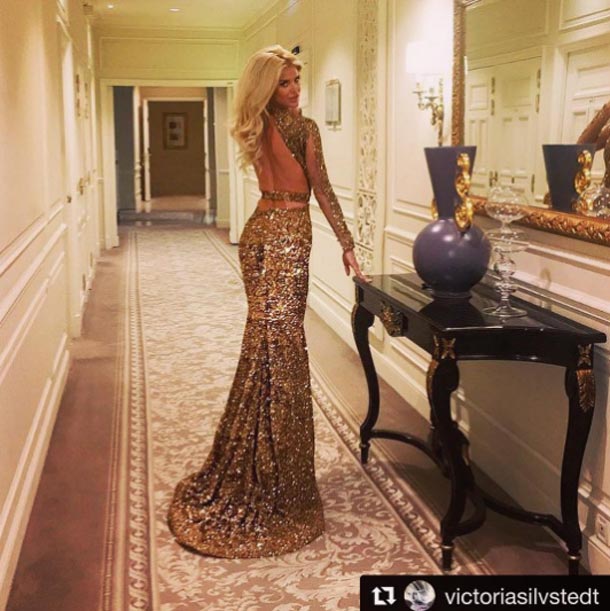 En photo : La belle Victoria Silvstedt dans une sublime robe signée Ali Karoui 