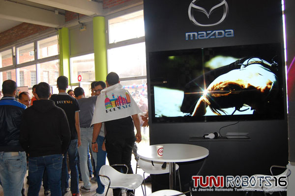 robots16-280416-2.jpg