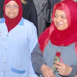 Photo du jour : Mohamed Ennaceur offre des roses aux femmes de l’ARP