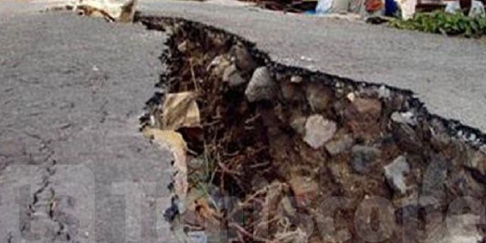 وزير التجهيز يُعاين إنزلاقات أرضية خطيرة في هذه المناطق