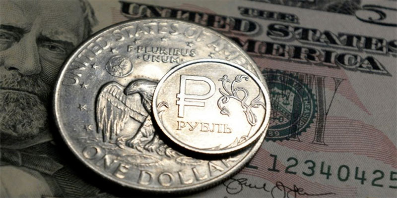Face aux sanctions, la Russie veut se détacher du dollar