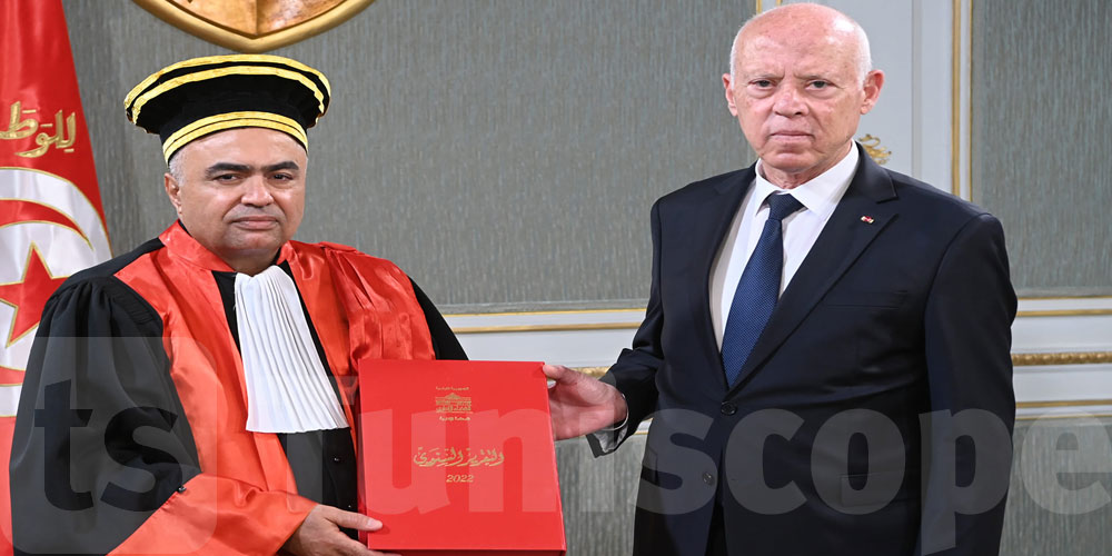سعيد يتسلم تقريرا خاصا بالنزاع الانتخابي لانتخابات المجالس الإقليمية والمجلس الوطني للجهات 