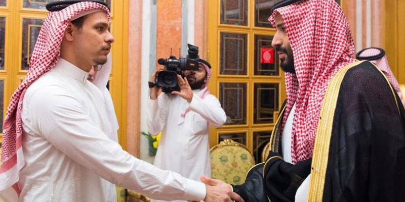 إبن جمال خاشقجي يغادر السعودية
