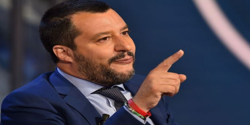 وزير الداخلية الإيطالي يستقبل 51 مهاجرا 