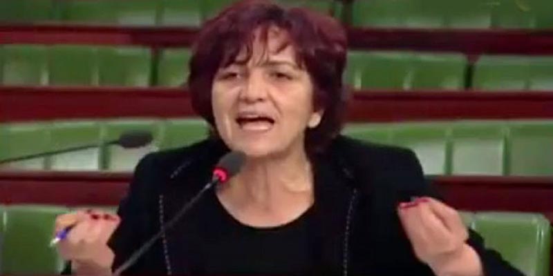 Certains médias se font les porteparoles du gouvernement, dénonce
