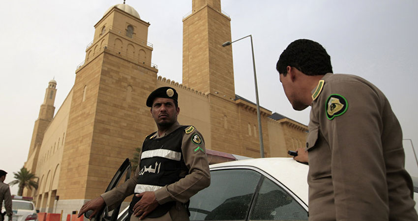 السعودية :مقتل ثلاثة شرطيين في اطلاق نار على نقطة تفتيش