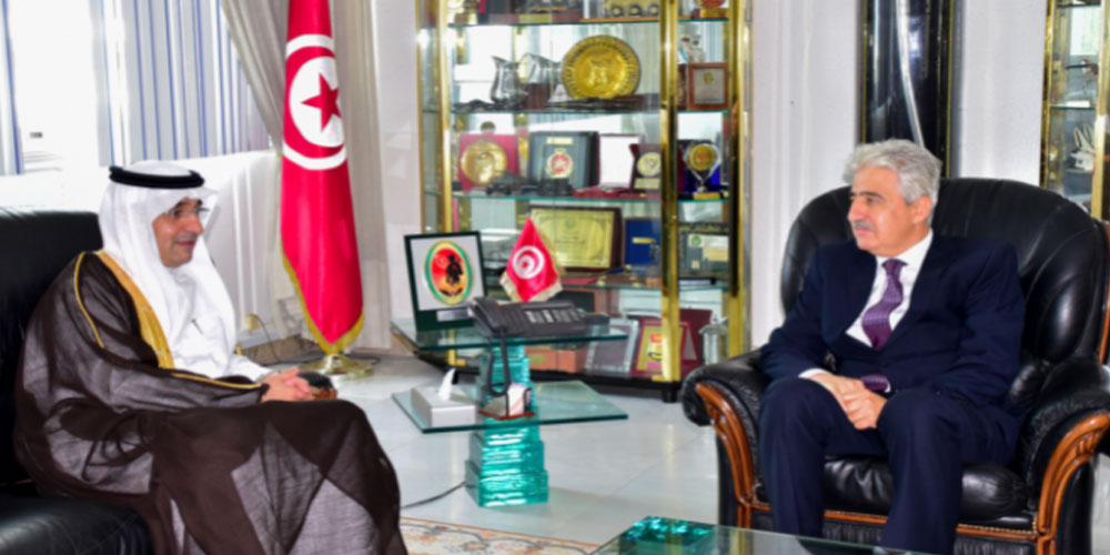  تطوير التعاون العسكري محور لقاء وزير الدفاع بسفير السعودية بتونس