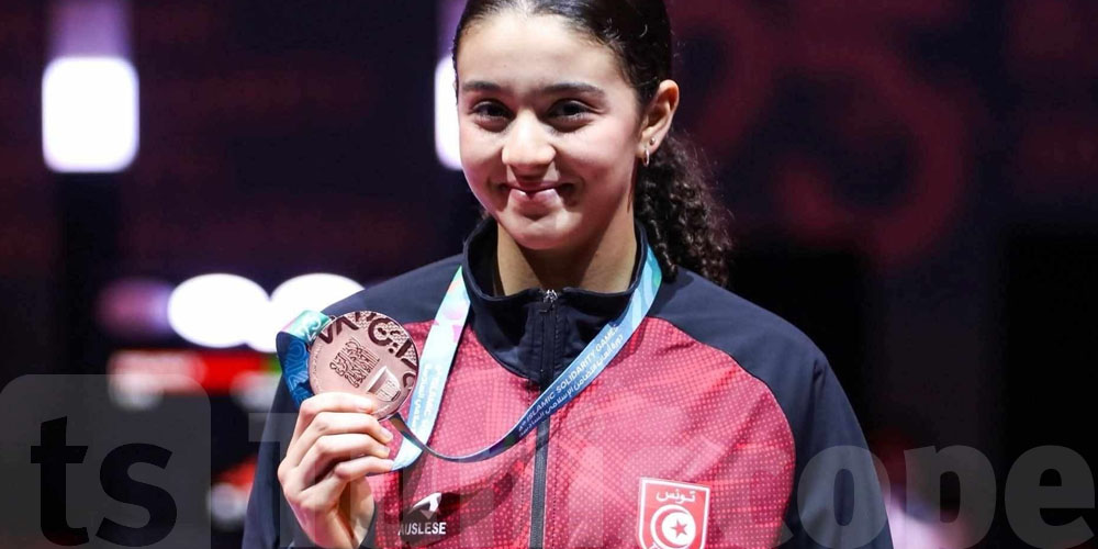 التونسية ياسمين السوسي تتألق في بطولة العالم لسلاح الفلوري