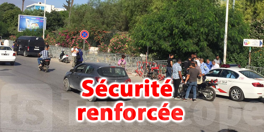 En photos: Sécurité renforcée près du siège du Parlement