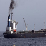  ليبيا: قصف ناقلة نفط رست في ميناء سرت