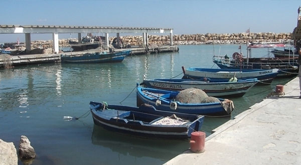 صفاقس :صغار بحارة قرية العوابد يطالبون بفتح مينائهم المقفل منذ سنوات