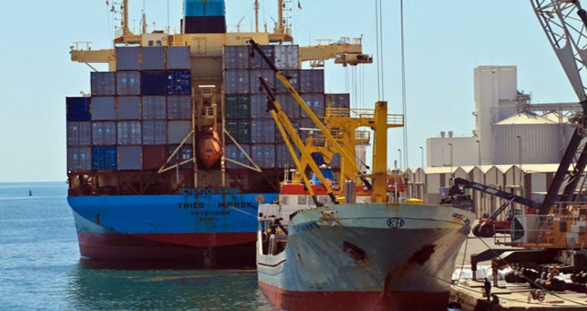 ميناء صفاقس: الإفراج عن طاقم سفينة أجنبية علقوا منذ 13 شهرا