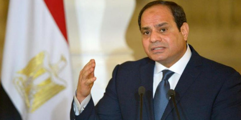 اتهام مغن مشهور بالتطاول على الرئيس المصري