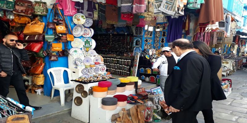 بالصور: محمد صبحي في جولة في سيدي بوسعيد