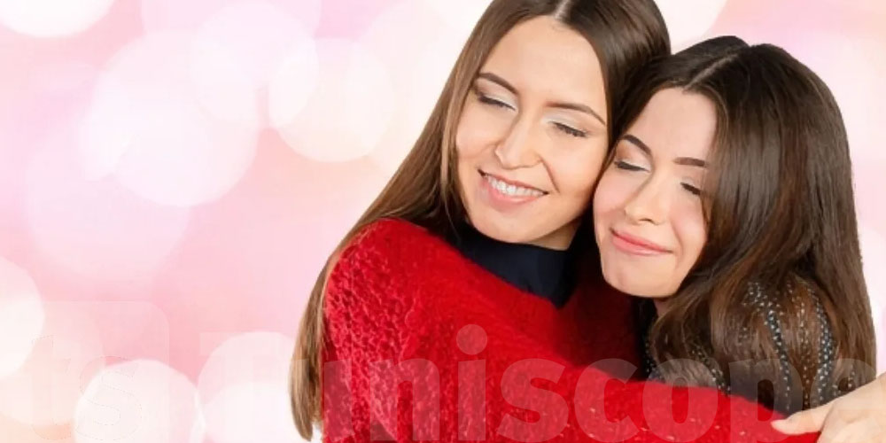 دراسة : وجود أخت ''ثرثارة'' يخفّف الاكتئاب ويحسّن المزاج