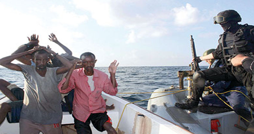 فرقاطة إسبانية توقف سفينة لقراصنة قبالة سواحل الصومال