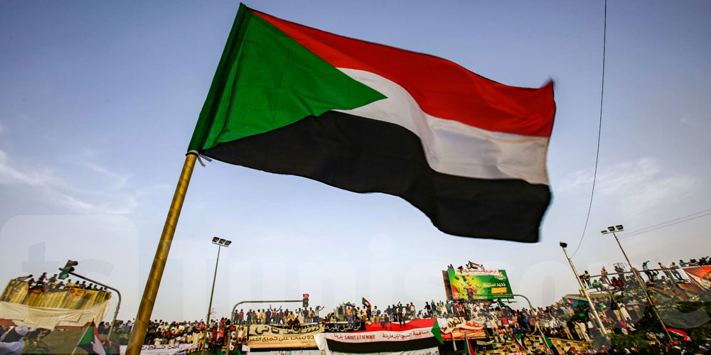 السودان يطلب من 15 شخصا من دبلوماسيي الإمارات مغادرة البلاد