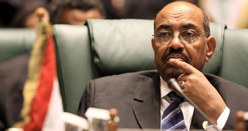 الرئيس السوداني يعقد اجتماعا طارئا بقيادة الجيش