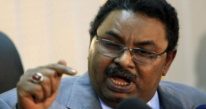 الرئيس السوداني يقيل مدير المخابرات ويعيد السابق 