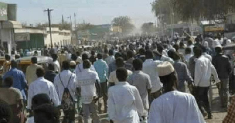 الأمن السوداني يفرق مظاهرة في أم درمان بقنابل الغاز