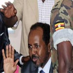 متشددون لهم صلة بالقاعدة يهاجمون قصر الرئاسة الصومالي