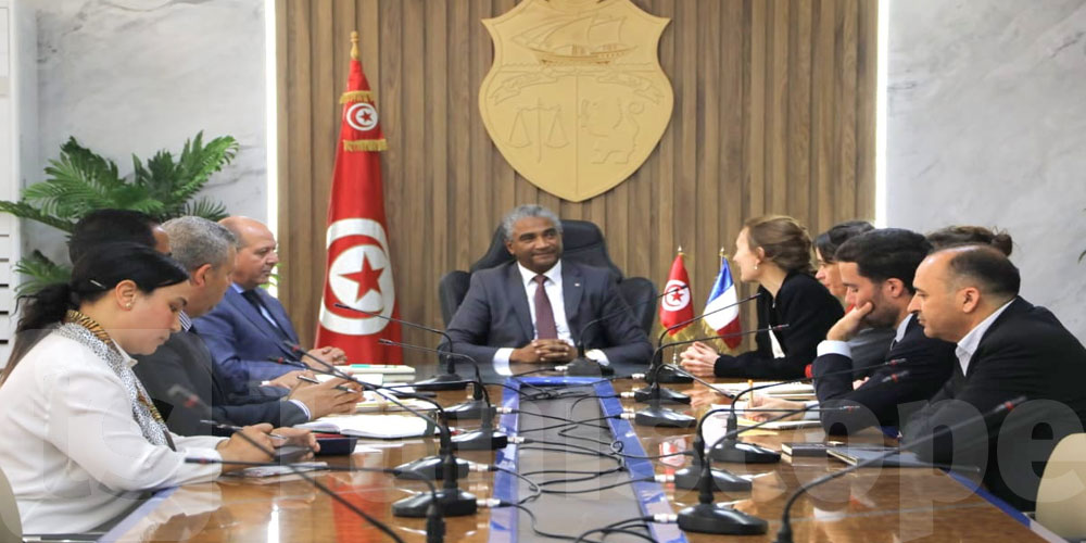 هذه محاور لقاء وزير الشباب والرياضة مع سفيرة فرنسا بتونس