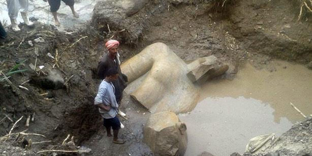 اكتشاف تمثالين أثريين في مصر