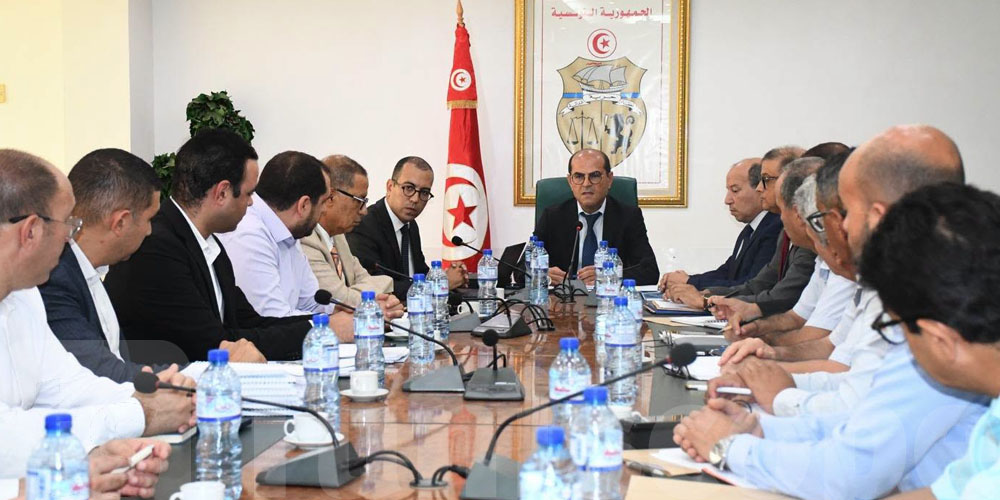 عاجل : قصّان الضو... هذا ما قرره وزير الصناعة بالنيابة لمواجهة الأزمة