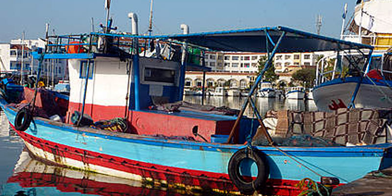 Un  tunisien tué dans les eaux territoriales de l'Algérie, des marins-pêcheurs protestent 