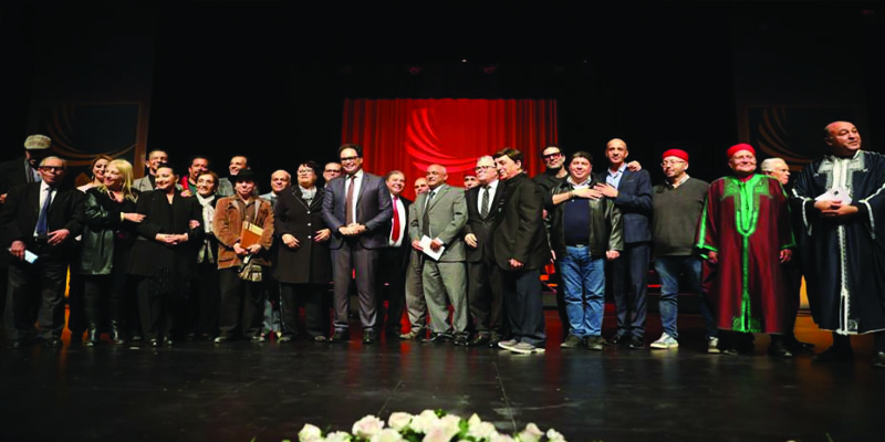وزير الشؤون الثقافية يكرّم عددا من المبدعين التونسيين 