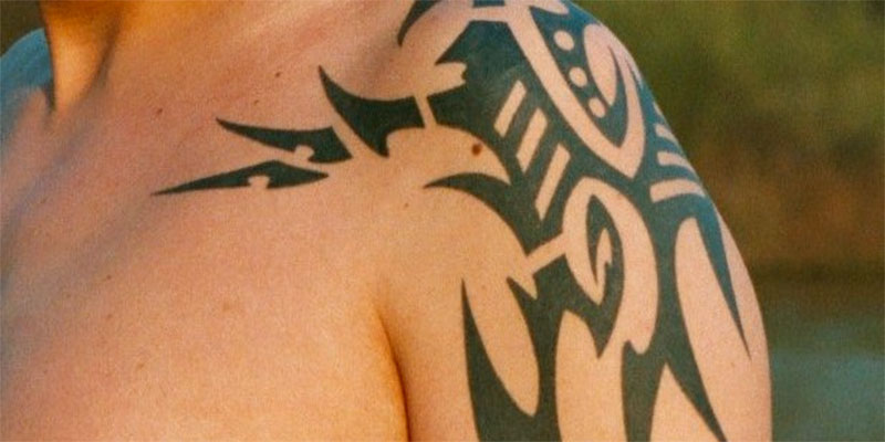En Indonésie, effacer les tatouages pour expier ses péchés