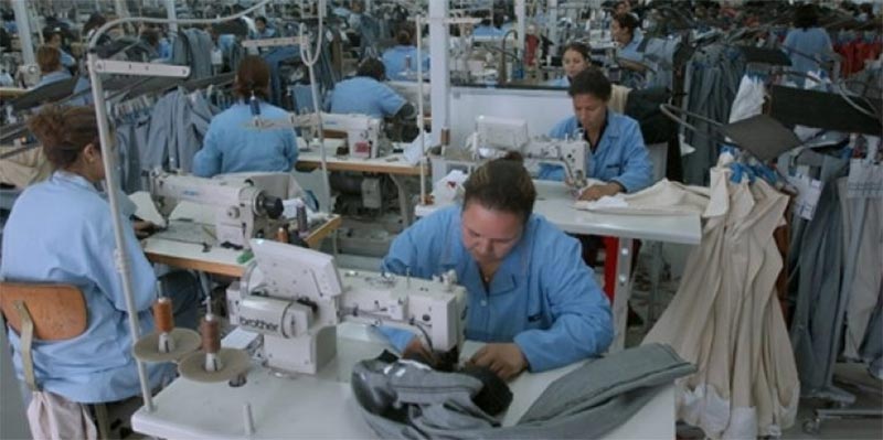 بنزرت: حالات إغماء في صفوف حوالي 50 عاملا وعاملة بمصنع خياطة
