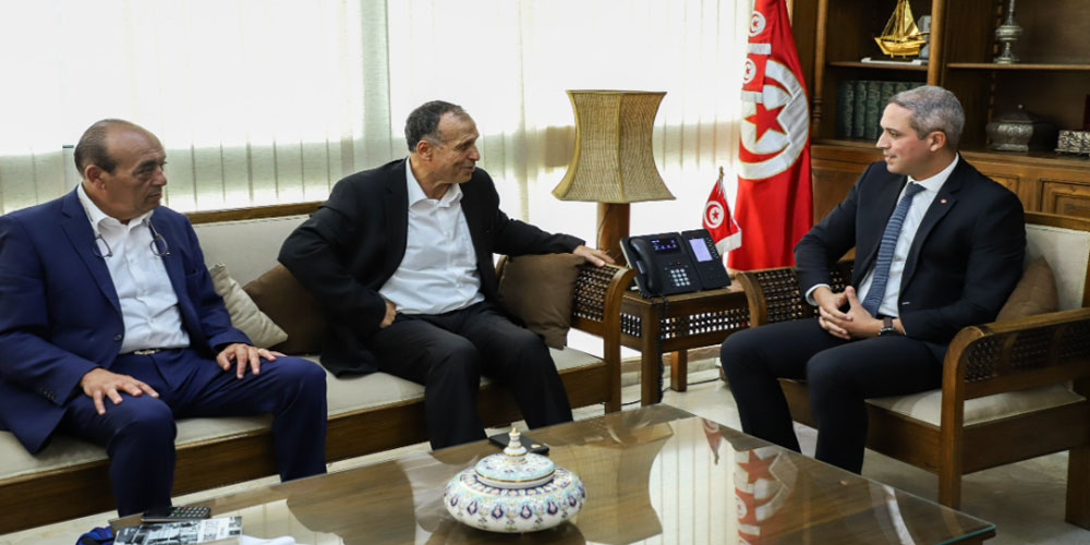 وزير السياحة يلتقي بعدد من أعضاء المكتب التنفيذي للجامعة التونسية للمطاعم السياحيّة